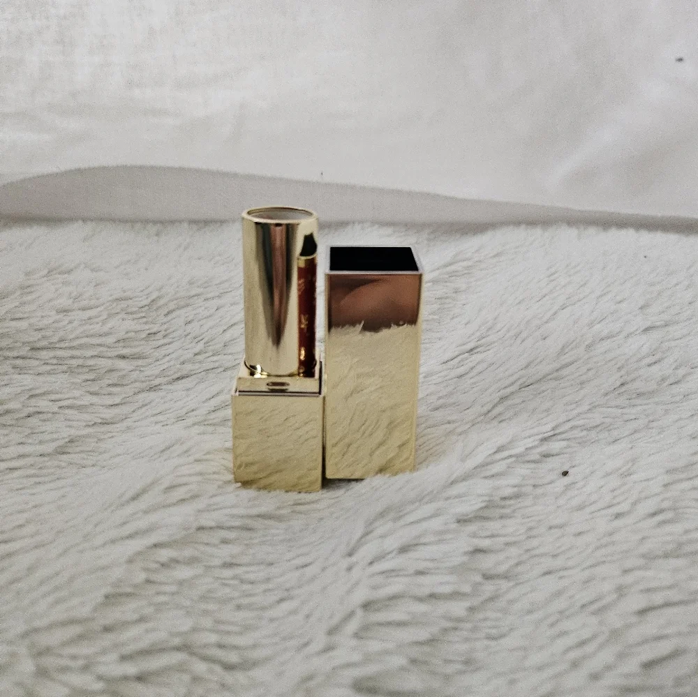 Estee Lauder - Picture 4 of 4